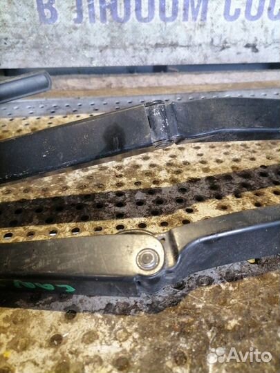 Поводок стеклоочистителя Mitsubishi Lancer 10