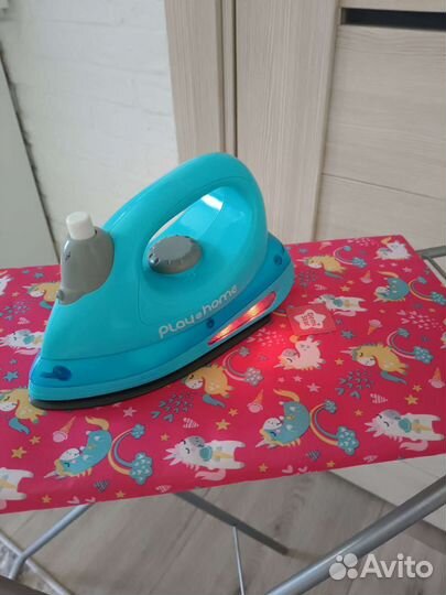 Коляска, гладильная доска, утюг игрушечные