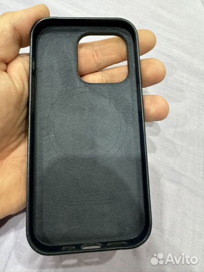 Оригинальный чехол на iPhone 14 pro