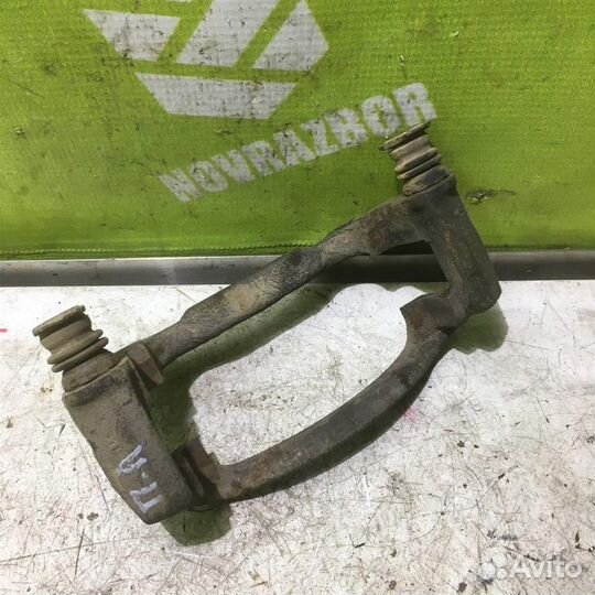 Скоба суппорта переднего Вольво C40