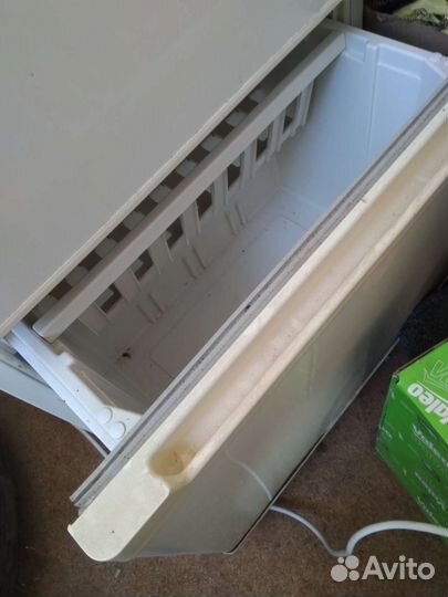 Холодильник stinol 104L