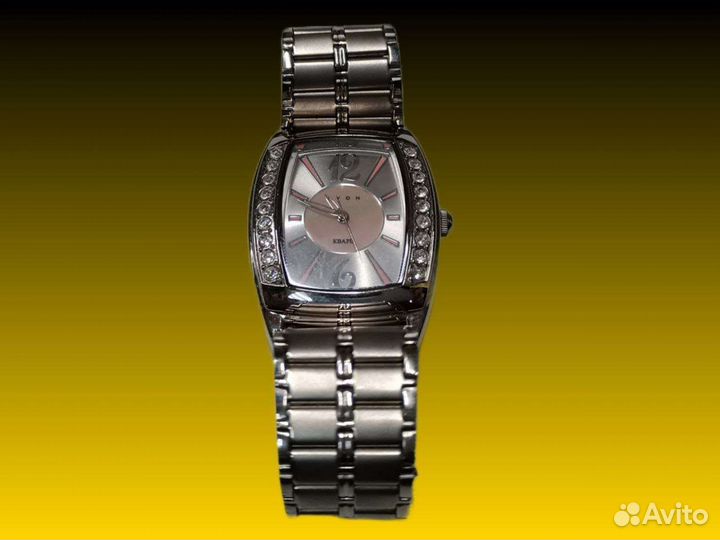 П.298 Часы Avon