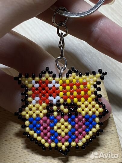 Брелок из бисера фсб
