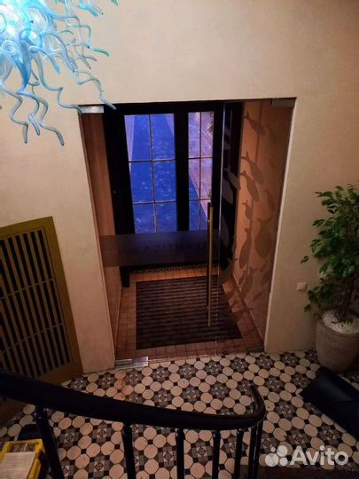 Распашные стеклянные двери