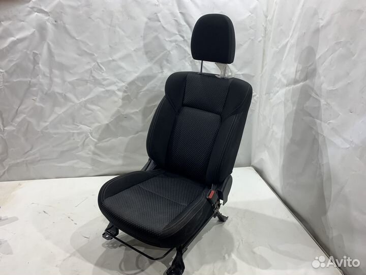 Сидения передние Mitsubishi Outlander 3