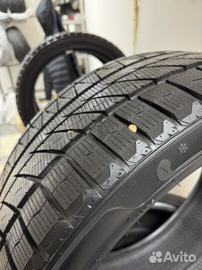 Sailun Ice Blazer Arctic SUV 285/40 R21