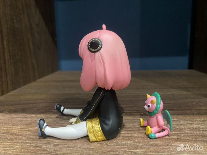 Аниме фигурка(семья шпиона) /чит.описание