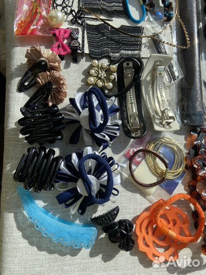 Пакетом /Резинки, крабики, заколки и др. для волос