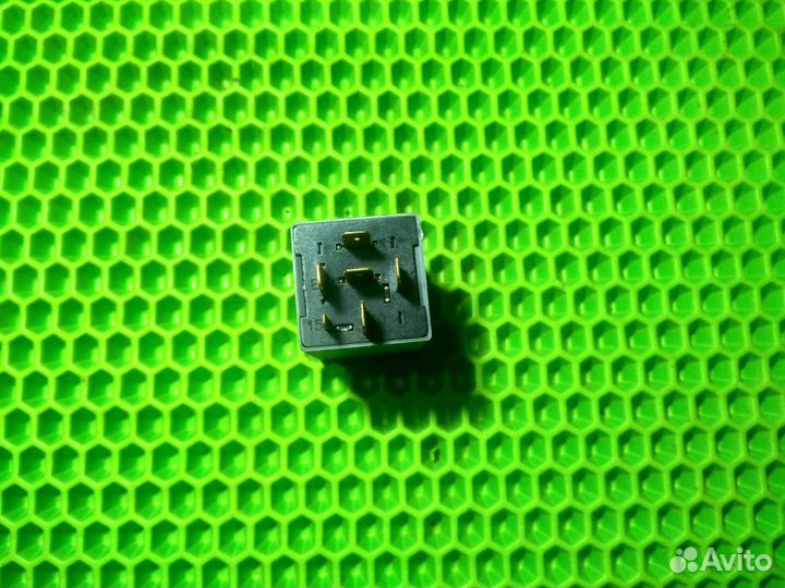 Реле обогрева стекла Opel Vectra A