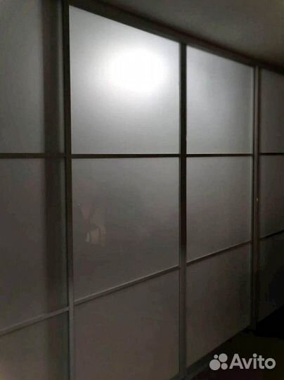 Стеклянная перегородка