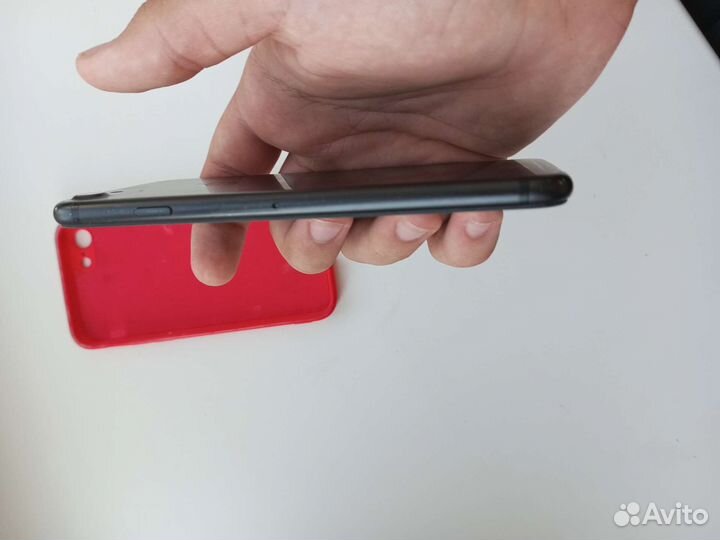 Телефон iPhone 7