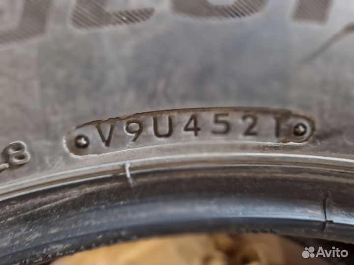 Bridgestone Blizzak DM-V2 235/65 R17