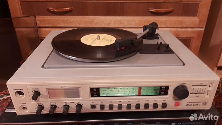 Проигрыватель винила СССР