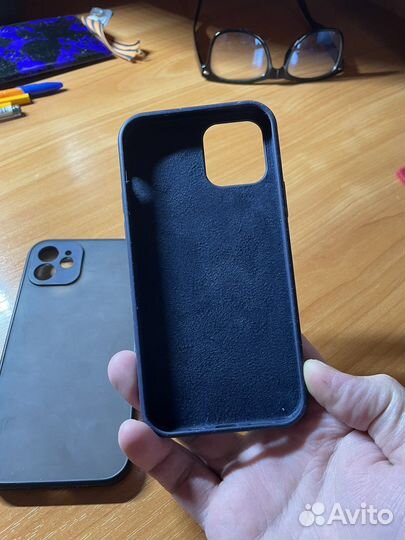 Чехлы на iPhone 12