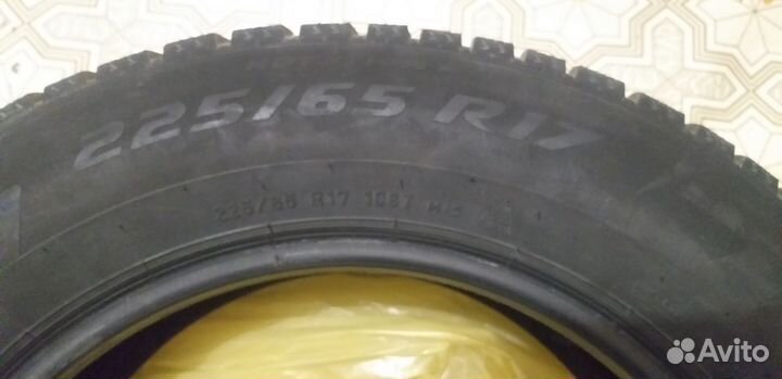 Pirelli Ice Zero 225/65 R17