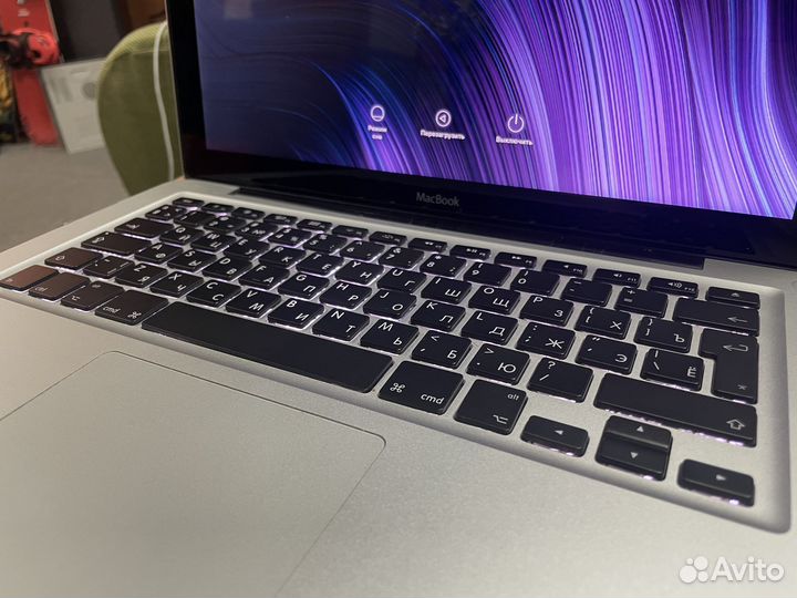 Apple MacBook 13.3 / Intel 2.4Ггц. / 8gb / SSD 128