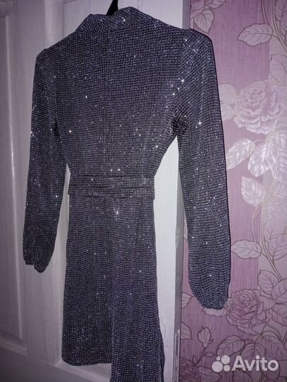 Платье серебристого цвета бесплатно