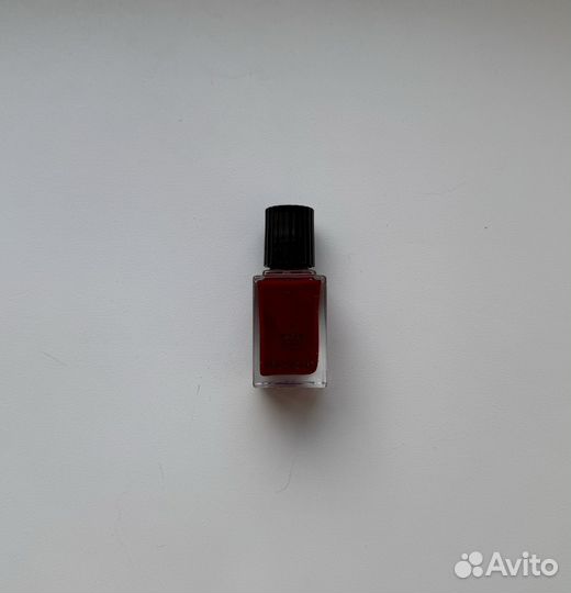 YSL лак для ногтей 6 rouge dada