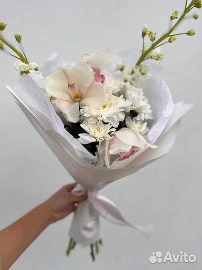 Орхидея цимбидиум в букете