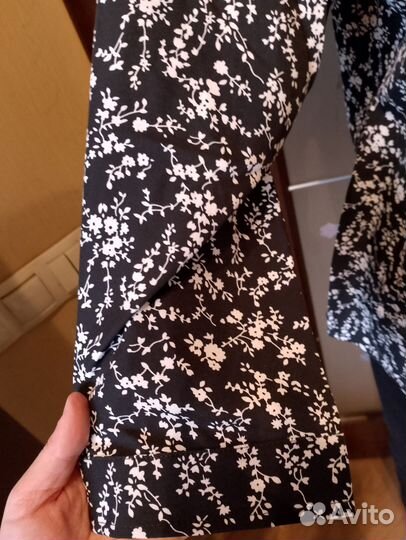 Блузка женская черная в мелкий цветок 48-52 новая