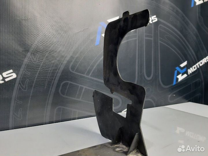 Воздуховод радиатора Chevrolet Trailblazer GMT360