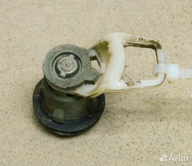 Личинка двери Daewoo Nexia