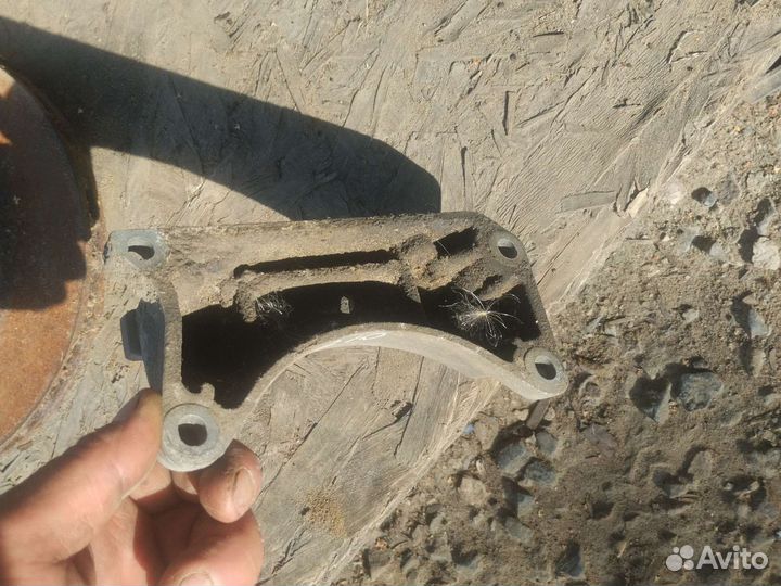 Траверса АКПП для мерседес w210