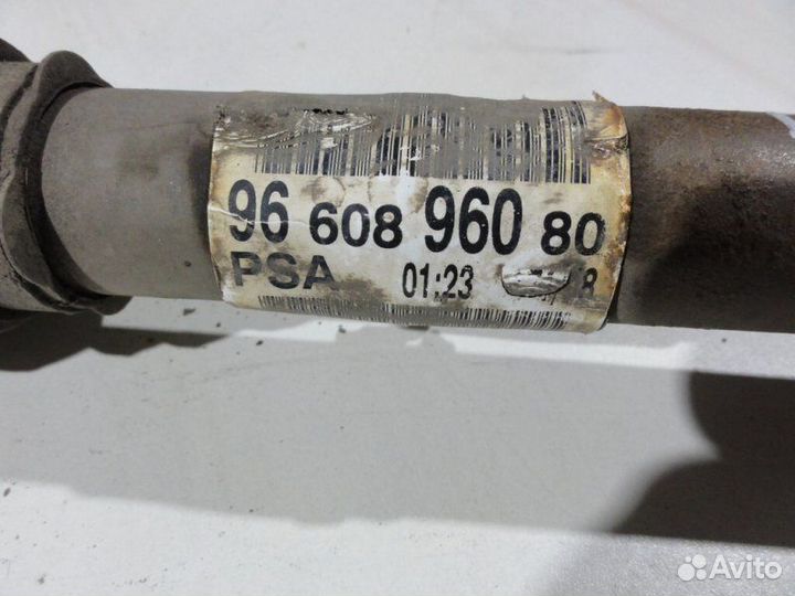 Полуось передняя левая (привод) Peugeot 308 1 1.6