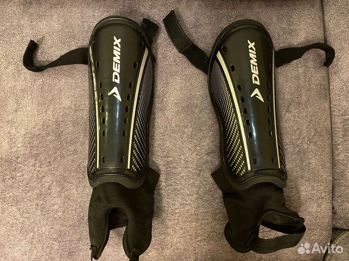 Футбольные щитки