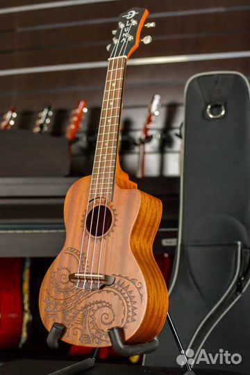 Укулеле с подключением luna + аксессуары