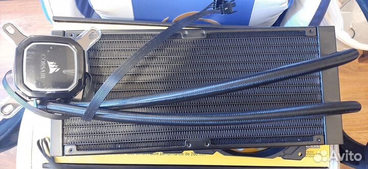 Жидкостная система охлаждения Corsair iCUE H115i R