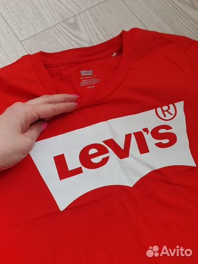 Футболки Levi's