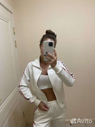 Белый женский спортивный костюм