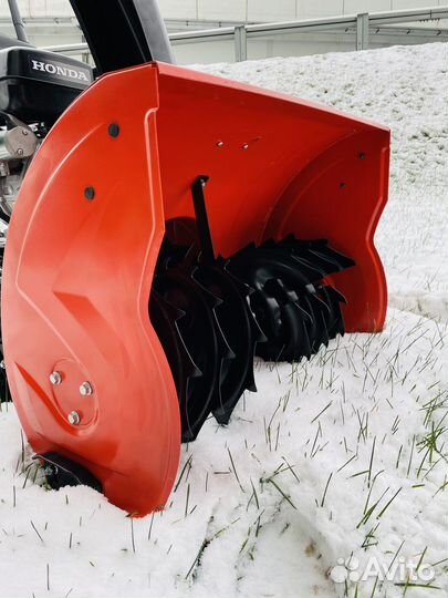 Снегоуборщик бензиновый Honda GX420 18HP