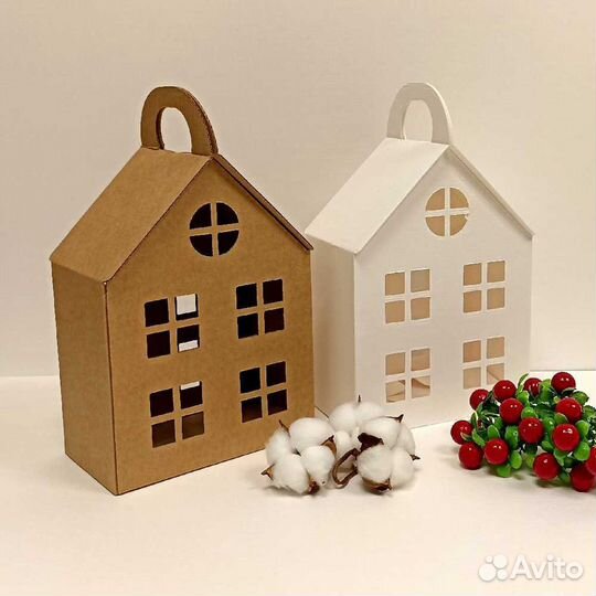 Коробка подарочная домик из плотного картона