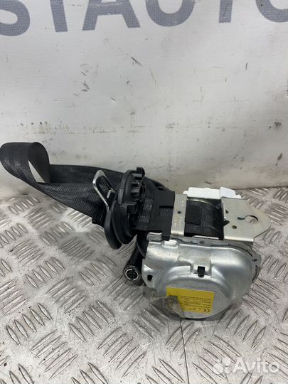 Ремень безопасности с пиропатроном Audi SQ7