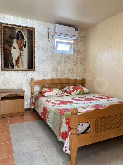 Комната 15 м² в 8-к., 1/2 эт.