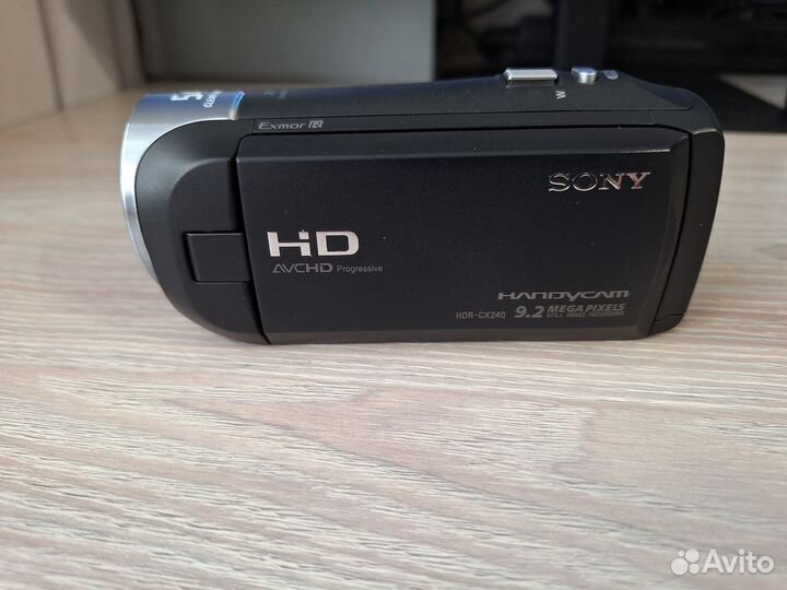 Видеокамера Sony HDR-CX240E