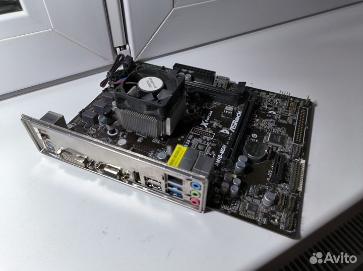 Компактный мультимедийный комплект 4 ядра AM1