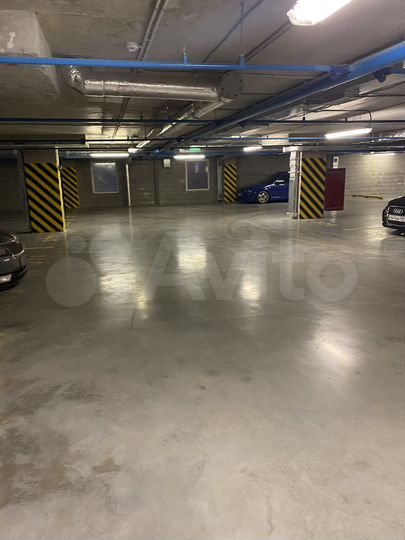 Машиноместо, 14 м²