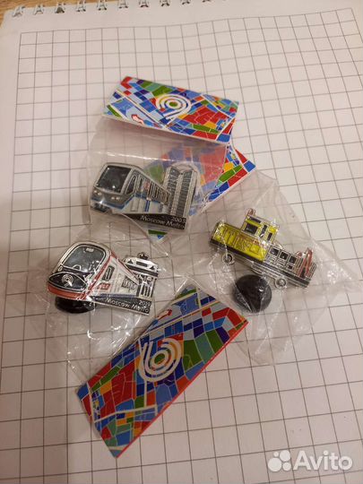 Значки вагон метро