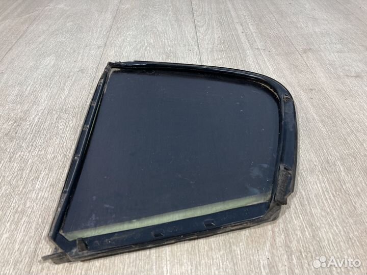 Форточка задняя правая Infiniti G35/37 (V36)