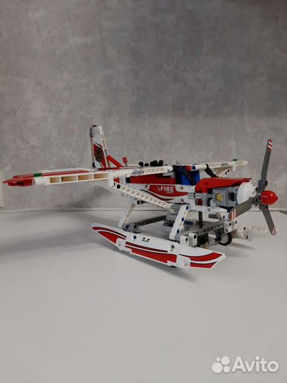 Конструктор Lego technic пожарный самолёт
