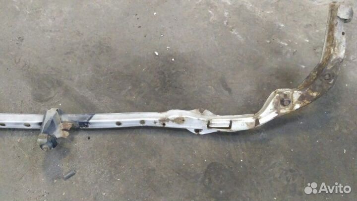 Кронштейн передней панели Toyota Cresta GX93