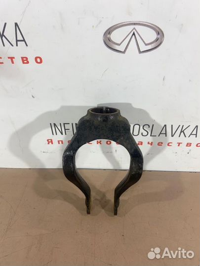 Кронштейн амортизатора передний Infiniti Qx50 Ex25
