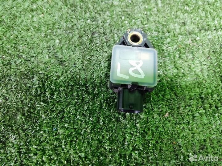 Датчик удара передний KIA ceed (ED) 2010