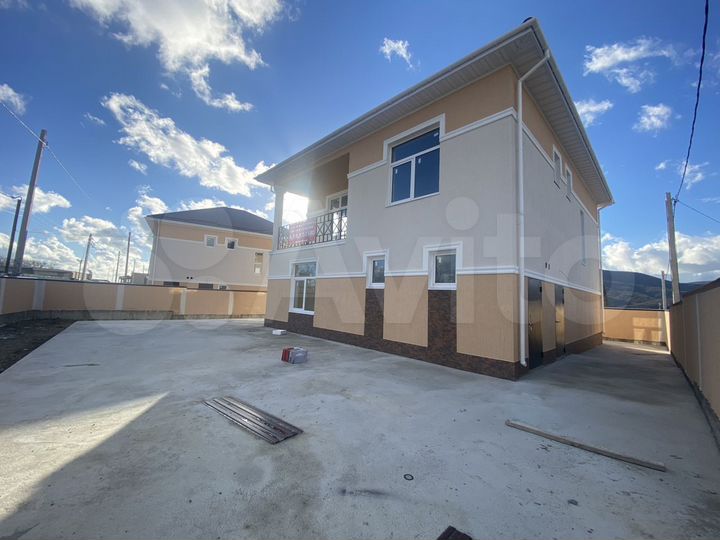 Дом 200 м² на участке 5,4 сот.