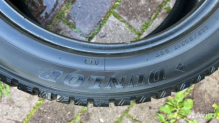 Dunlop SP Winter Ice 01 225/50 R17 98T