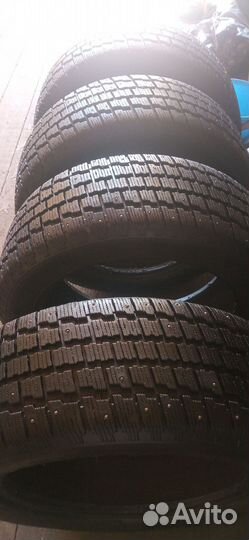 Cooper Weather-Master S/T 2 215/55 R17