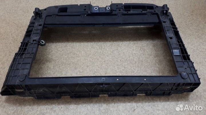 Рамка радиатора передняя Volkswagen Polo CK